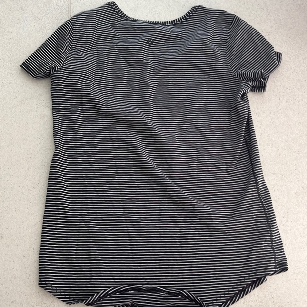 LULULEMON athletic t size 2
